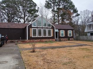 82 Cherokee Dr, Jackson, TN 38301