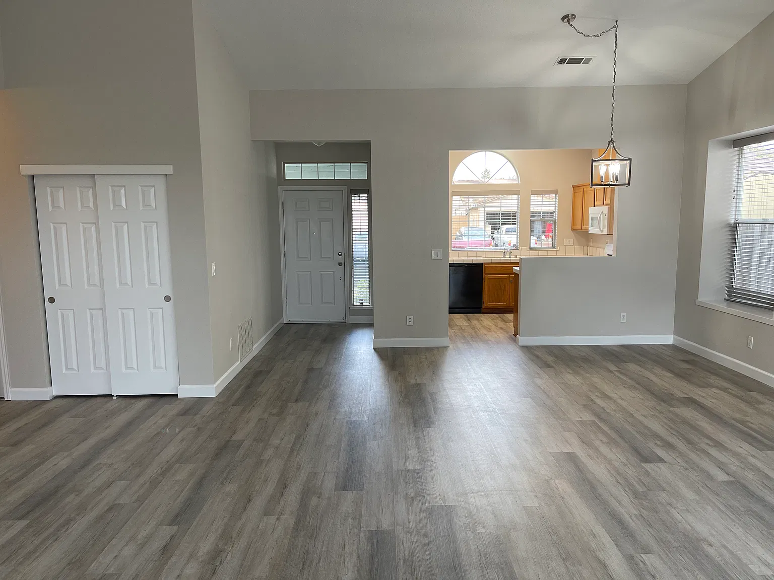 2319 Burgundy Way — Photo 2