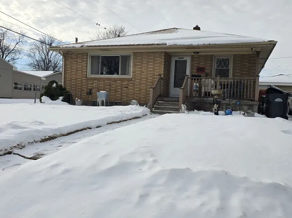1408 S 10th St, Clinton, IA 52732