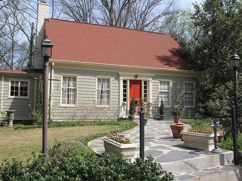 Historic Cape Cod Home. Your place is upstairs!