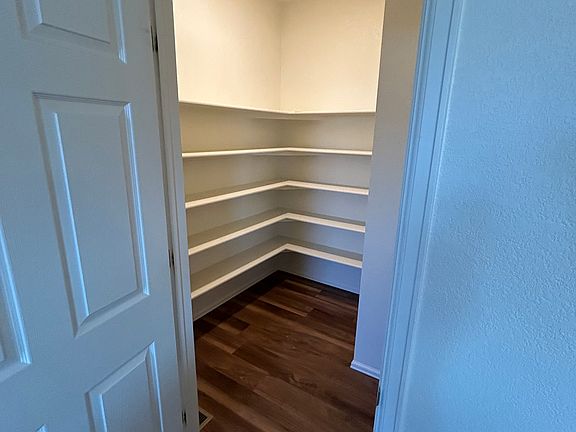 4th image of 1651 Highfield Dr