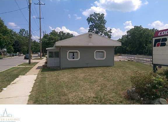 3rd image of 401 S Shiawassee St