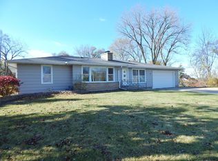 607 Barreville Rd, McHenry, IL 60050