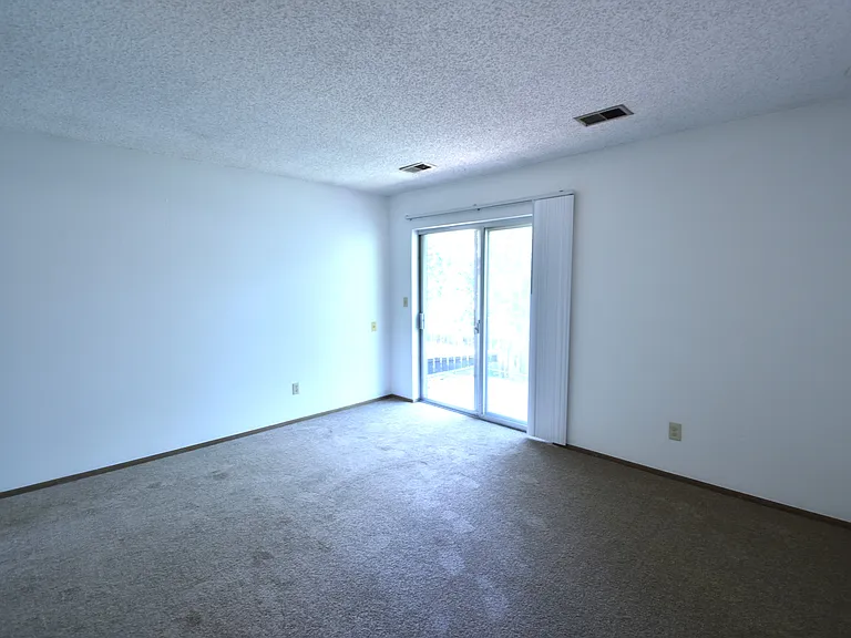 2643 Sherwood Cir — Photo 18