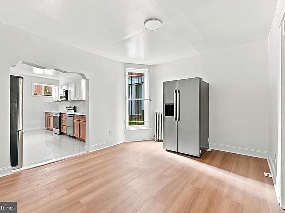 5th image of 1030 E Chelten Ave