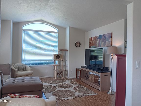 5th image of 5118 NE Voyage Ave