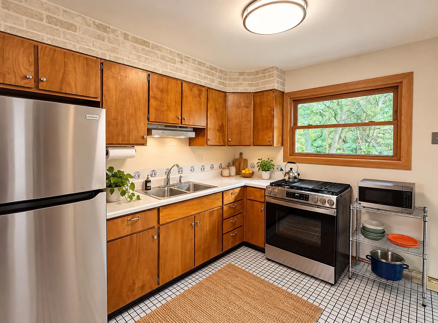 3 bed, 2000 sqft, $2,850 — Photo 2