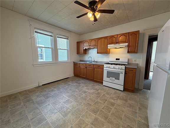 3rd image of 641 Amherst St #1