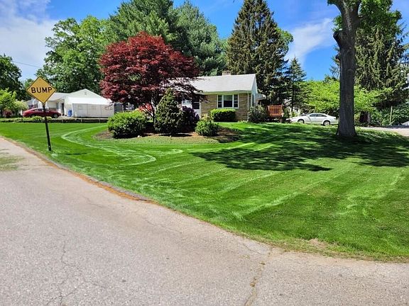 3rd image of 90 Shirley Dr