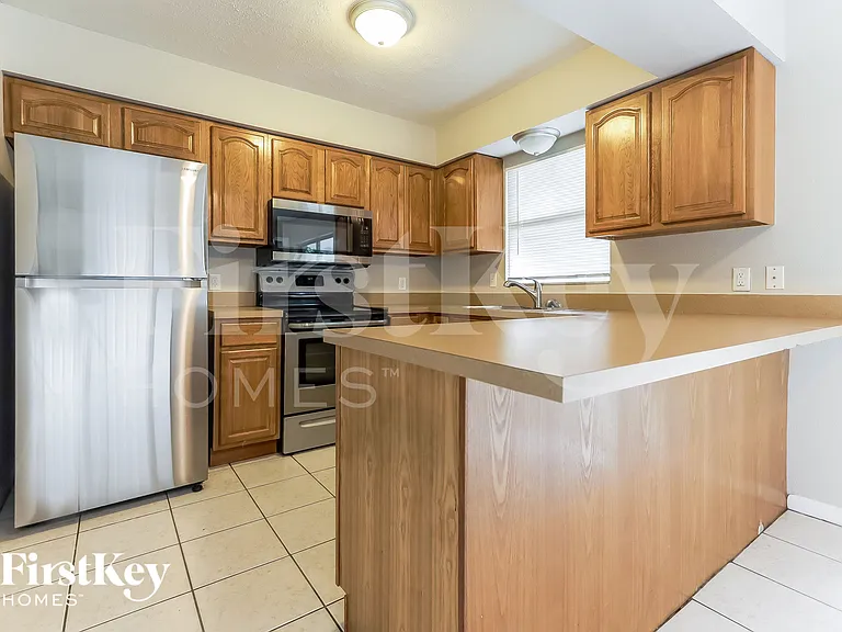 802 Briarcliff Dr — Photo 5