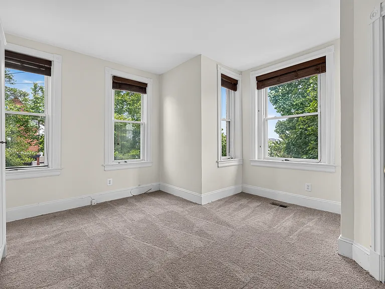 1252 E St NE #A — Photo 26