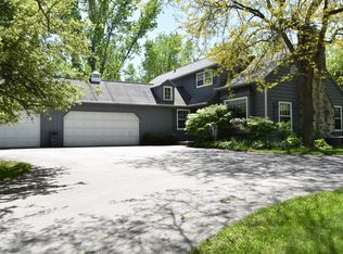 309 W Zedler Ln, Mequon, WI 53092