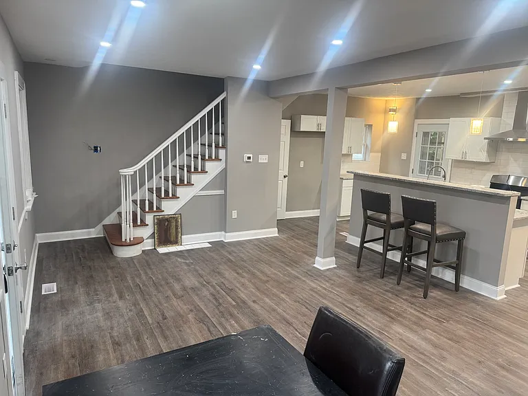 1660 McFarland Rd — Photo 3