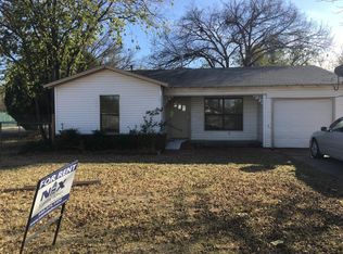 916 SE 17th St, Mineral Wells, TX 76067