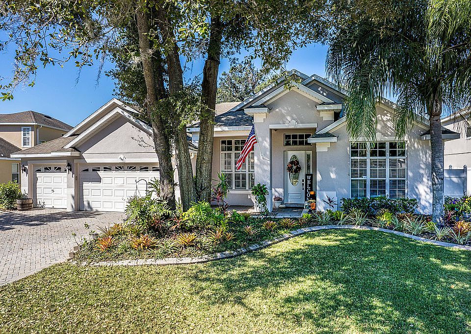 1st image of 137 W Blue Water Edge Dr