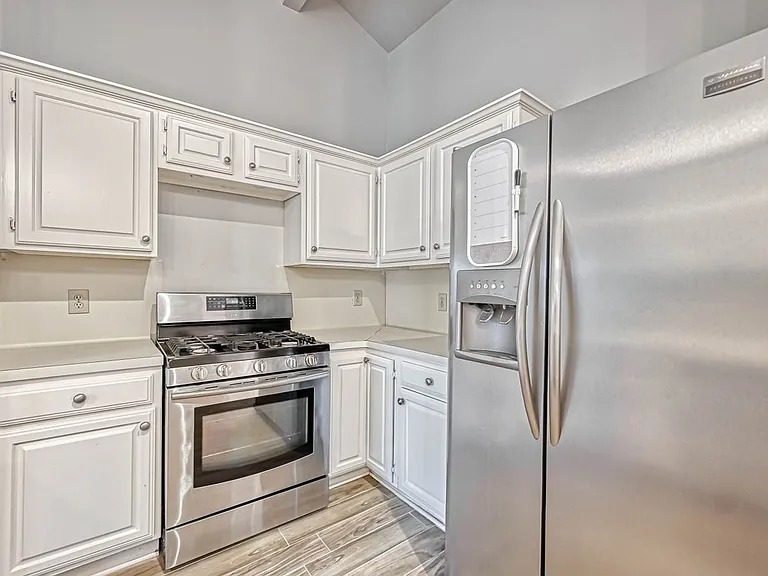 2235 Sentinal Oaks St — Photo 5
