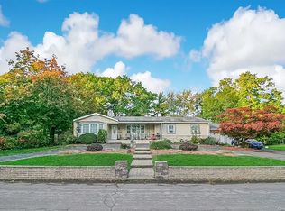 8 Merrick Ln, Spring Valley, NY 10977