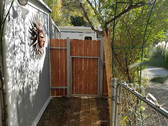 4th image of 7500 Lake Amador Dr