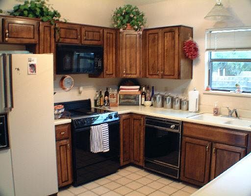 5th image of 8823 WELLESLEY MANOR