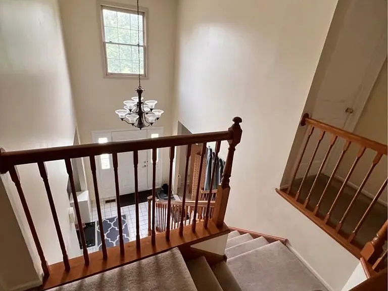 875 Vernon Ct S — Photo 5