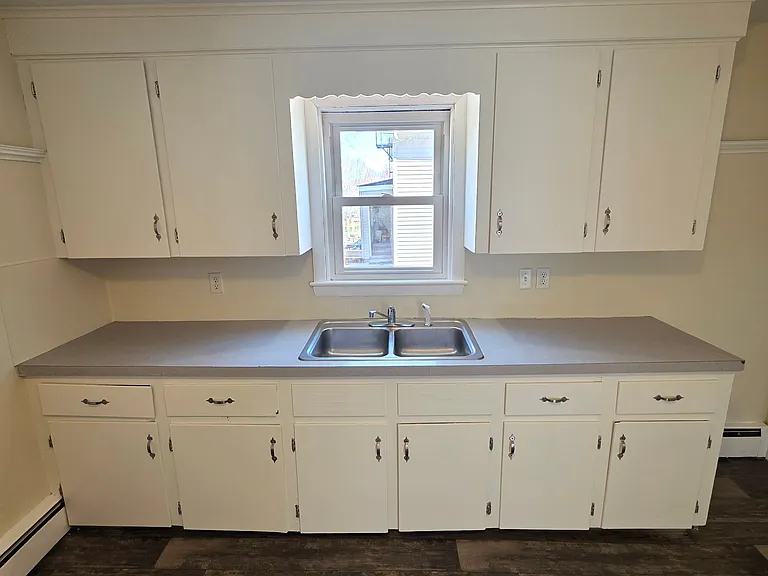  9 Sue St 2-Floor 3b/1b Heatincluded Newfloors Freshpaint Catsok! Prkg — Photo 7