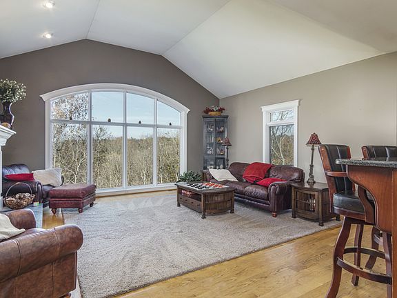 4th image of 54 Muirfield Dr