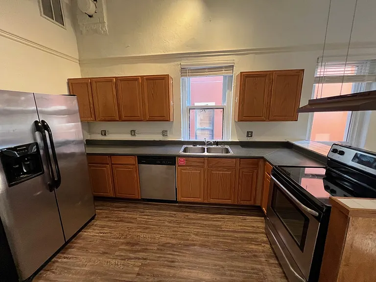 1106 Broadway #1106C — Photo 11