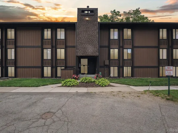 1734 Grove Rd #B-103, Ypsilanti, MI 48198