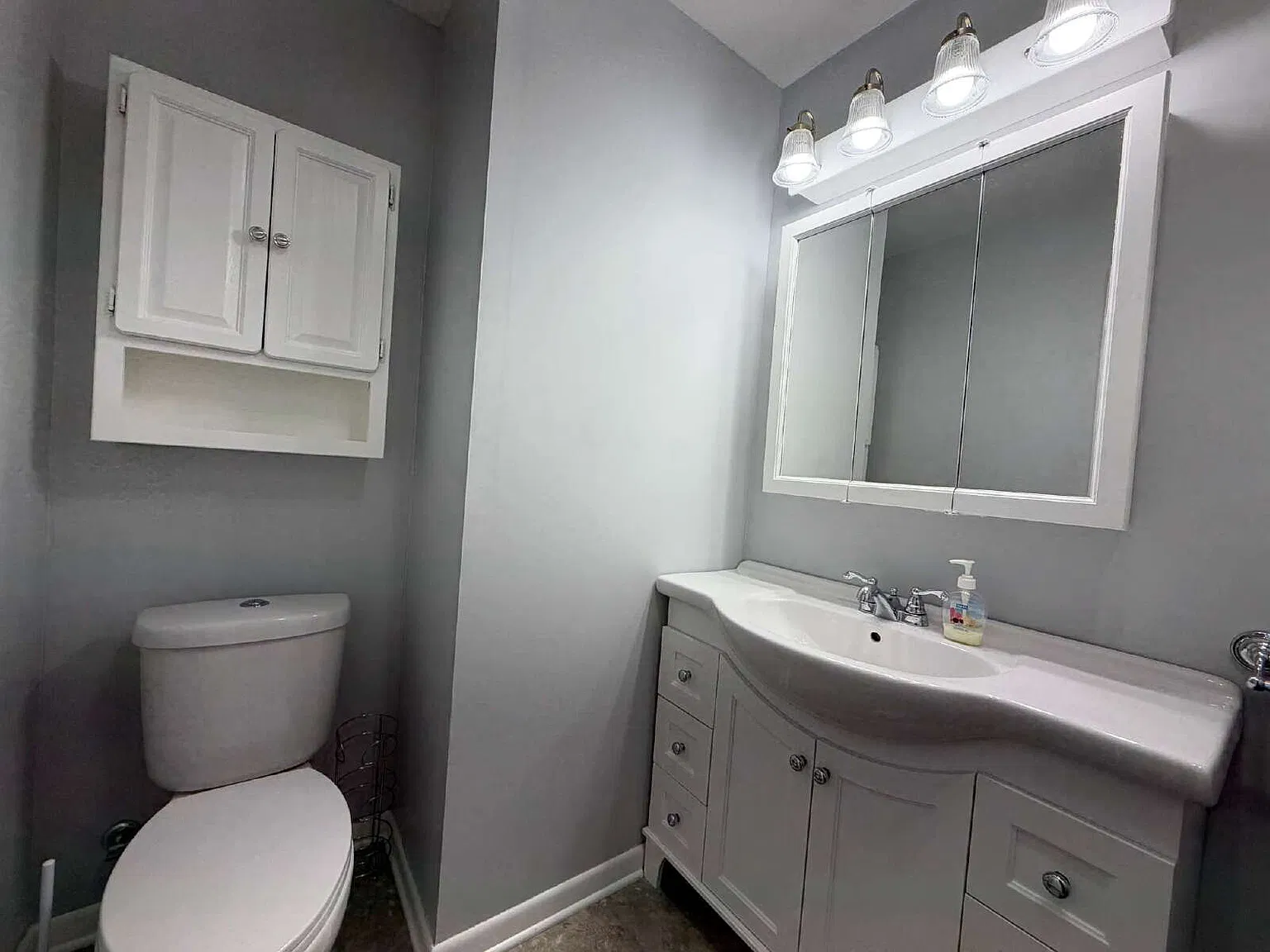 3 bed, 2.0 bath, $2,300 — Photo 3