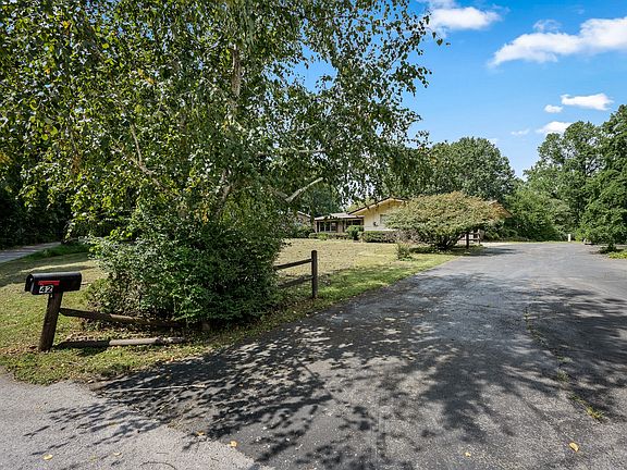 2nd image of 42 Hillwood Cir