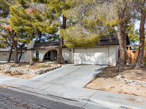 2nd image of 1020 Las Cruces Ave