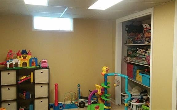 3rd image of 3909 W Maryland St