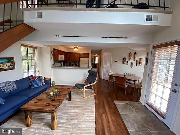 5th image of 6027 Curtier Dr Unit B