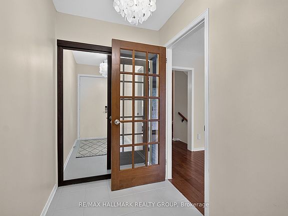 5th image of 1427 Forge St
