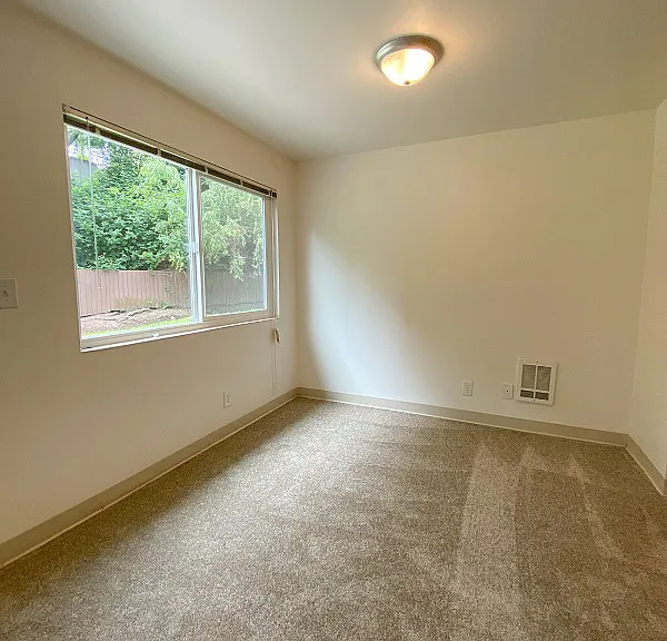 4517 40th Ave NE #4519-1/2 — Photo 5