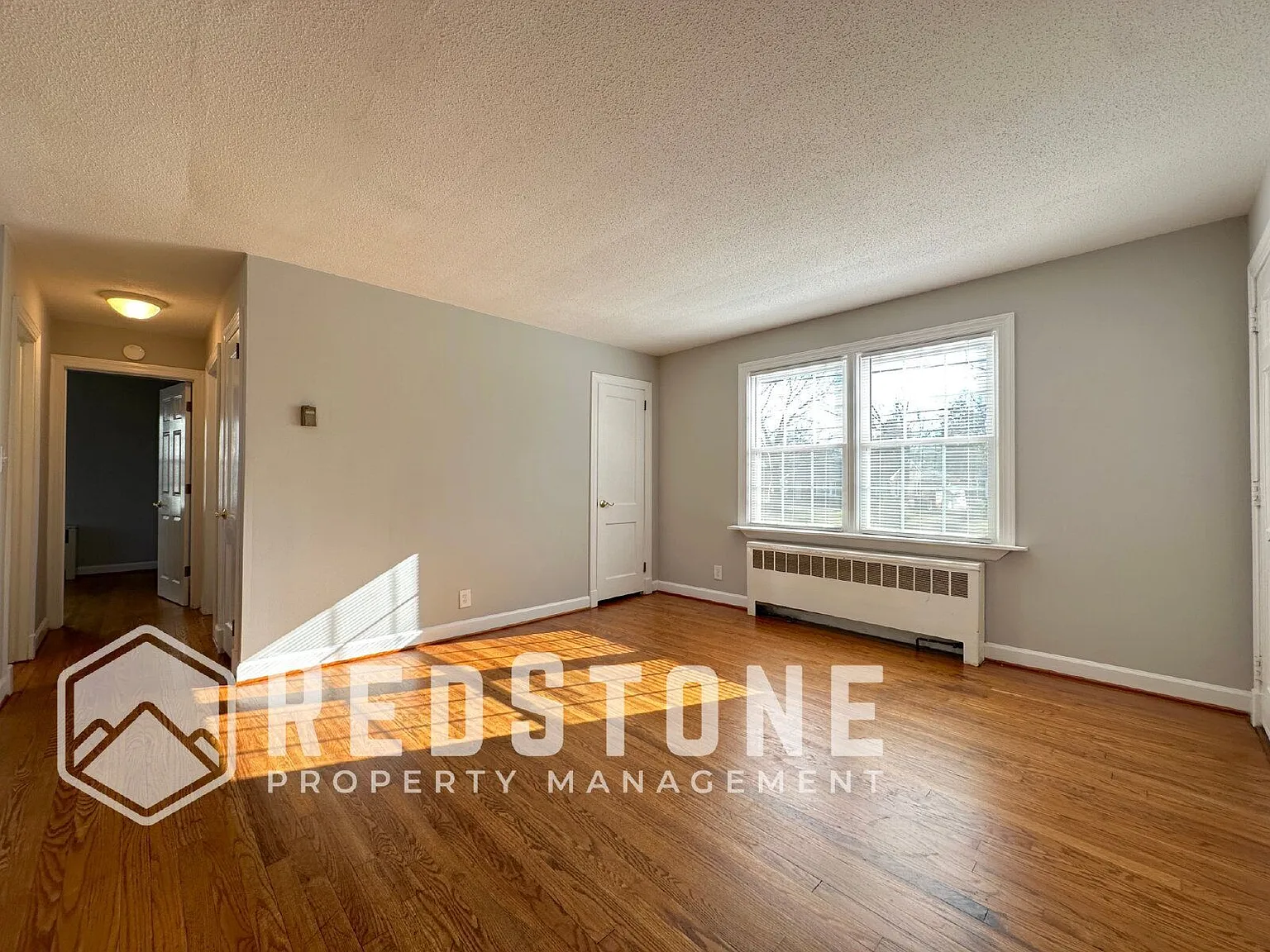 2 bed, 1.0 bath, $895 — Photo 2