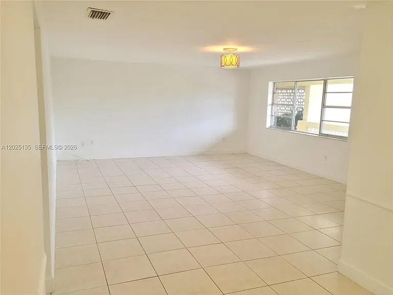 11960 NE 19th Dr #16 — Photo 5