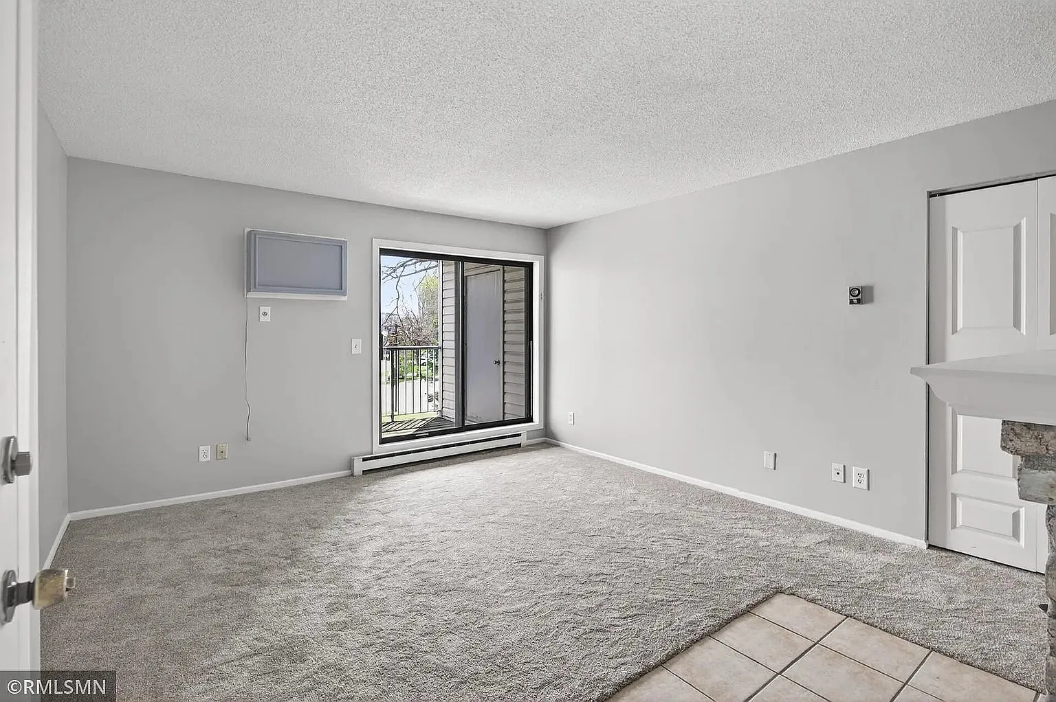 Chic 1 Bed 1 Bath Condo in St. Louis Park - $1275/mo — Photo 3