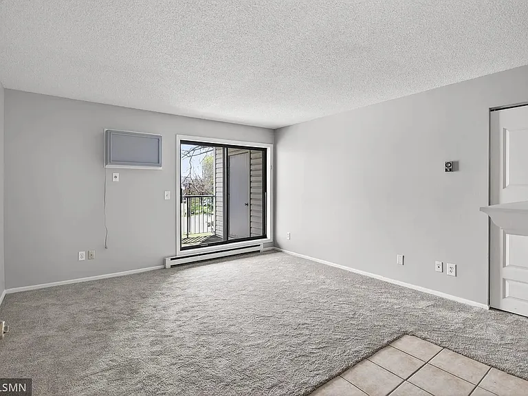 400 Shelard Pkwy #203 — Photo 3