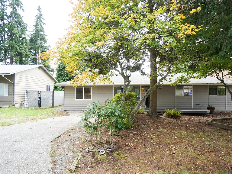 714 216th St SW — Photo 13
