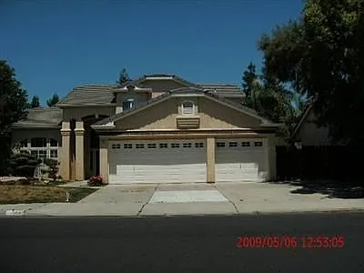 2441 Poe Ave photo 1