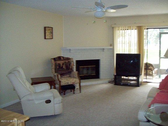 3rd image of 126 Hiawatha Ct E