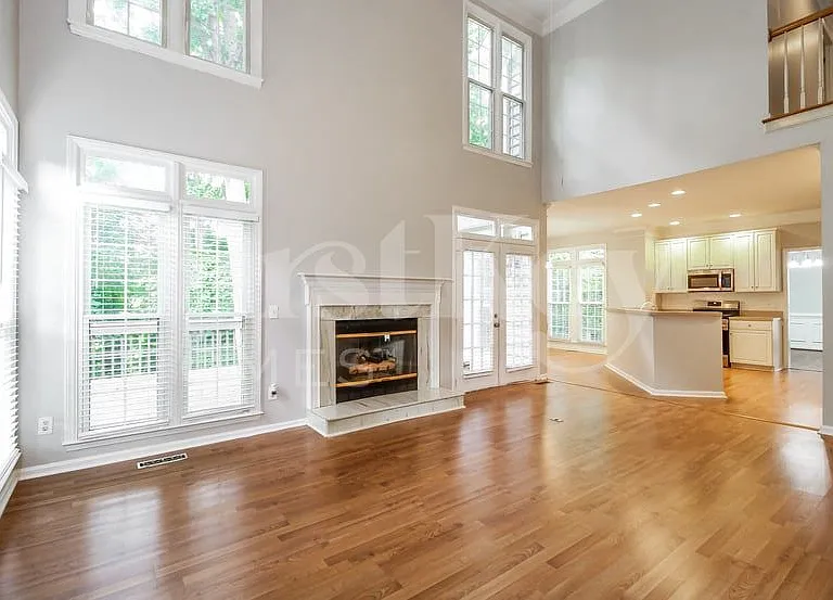 5386 Beechmont Dr — Photo 3