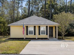 2010 Ridgewood Dr, Lillian, AL 36549