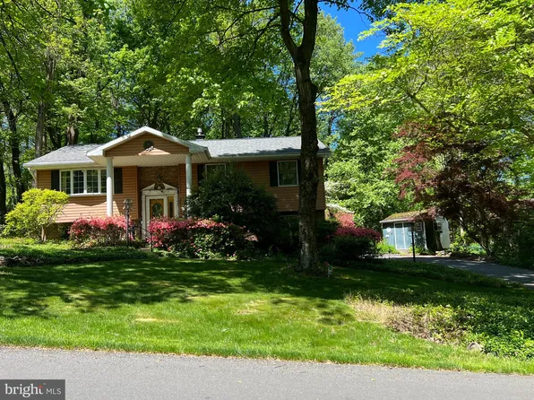 355 Timber Ln, Mount Gretna, PA 17064