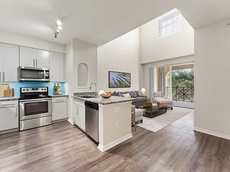 Cortland Portofino Place — Photo 2