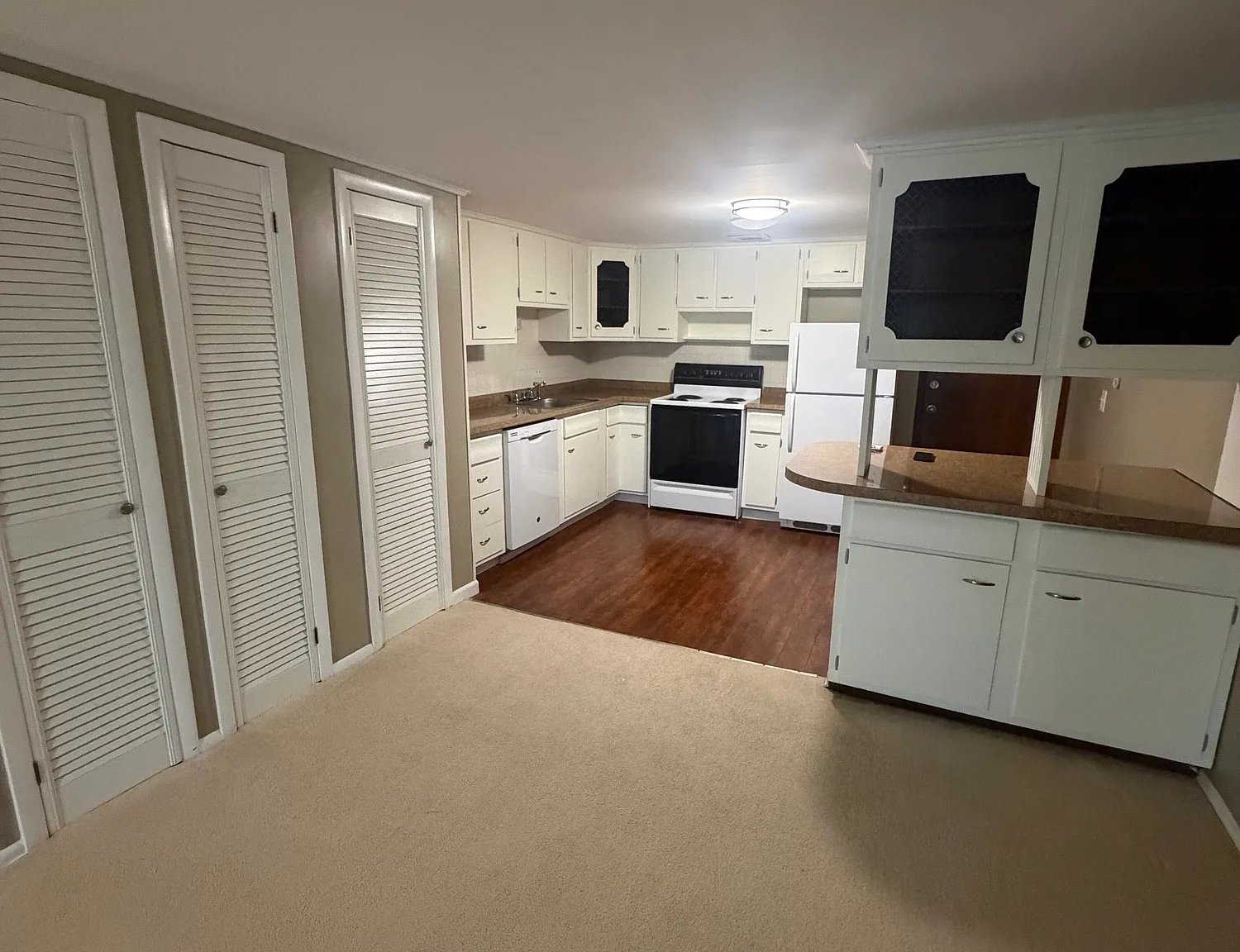 1 bed, 950 sqft, $1,025 — Photo 1