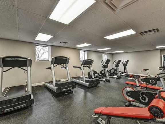5th image of 1030 Bridgeway Cir APT A