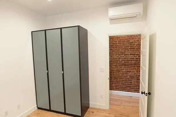 Rented by Residents Team | media 10