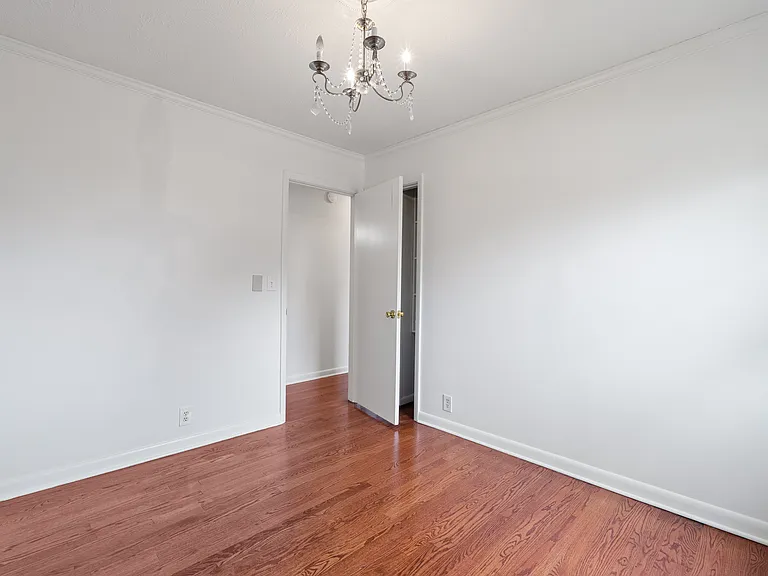 8045 Sabre Dr — Photo 12